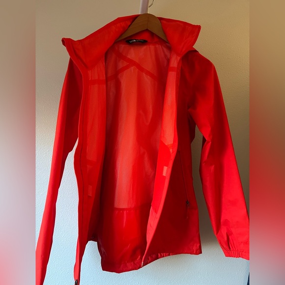 The North Face Women's Vibrant orange/red wind breaker - Picture 5 of 14
